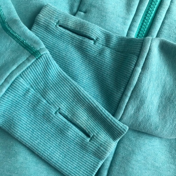 SOLD✅ Lululemon Scuba Hoodie 3 - Picture 6 of 8